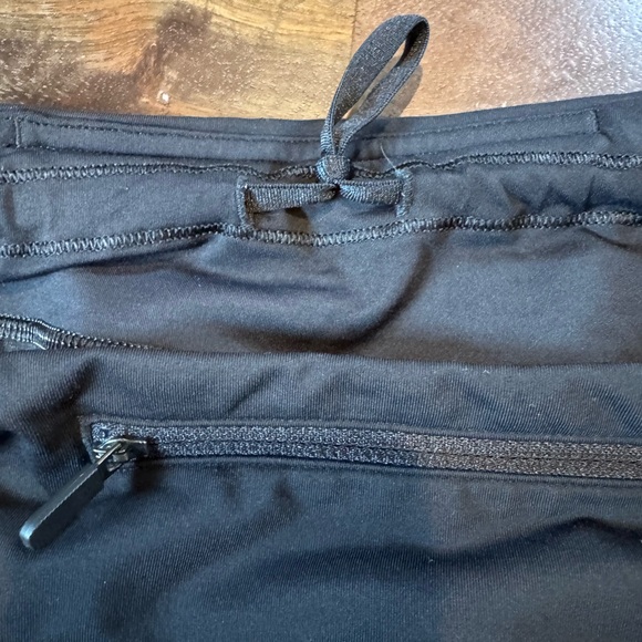 lululemon athletica Gray and Black Speed Up‎ Athletic Shorts, Gray/Black, Size 8 - Picture 8 of 13